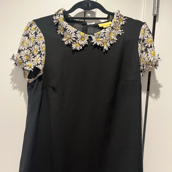 Anthropologie Black Fluttered Daisy Top Blouse 8 - Picture 2 of 4